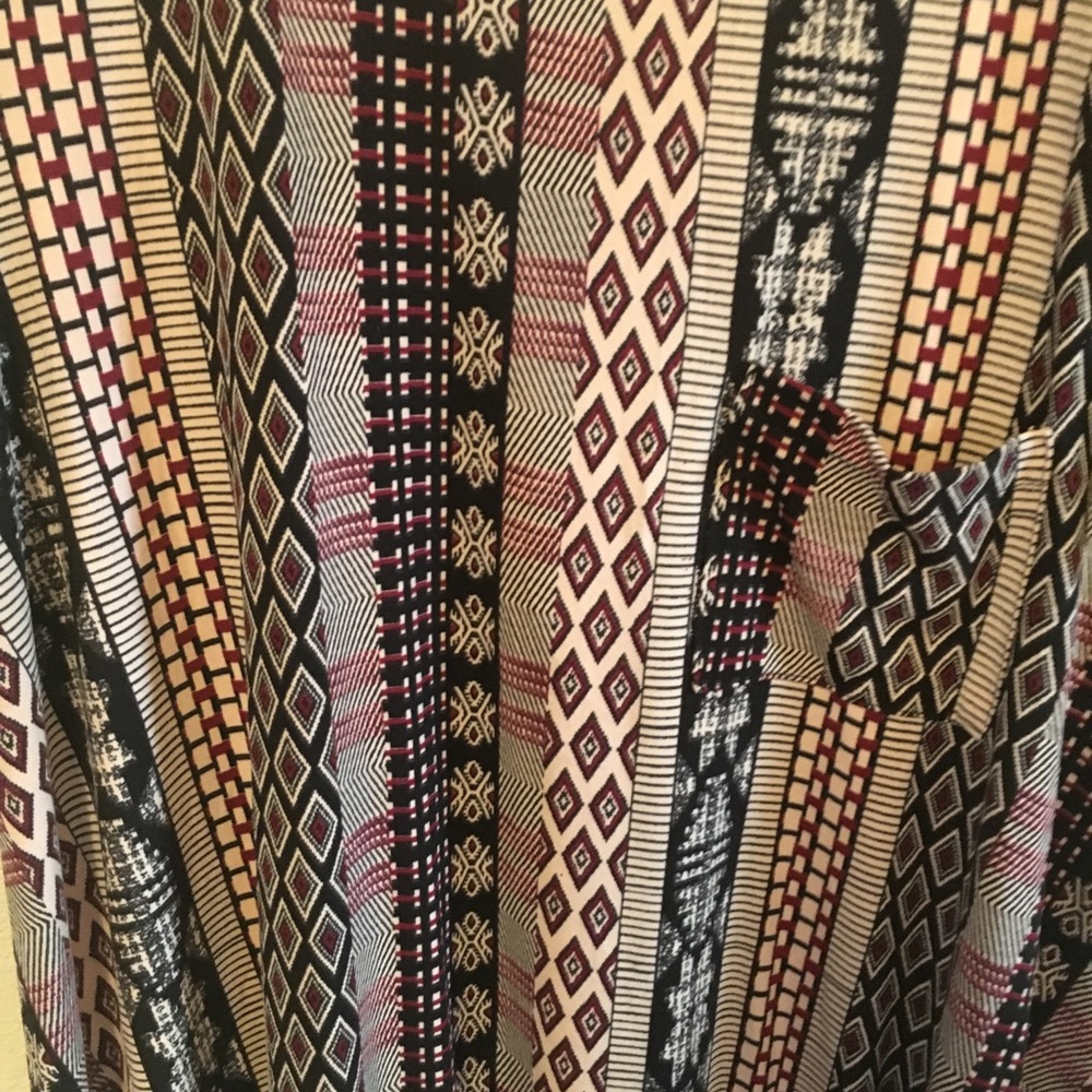 Lularoe xl Carly - Picture 2 of 3